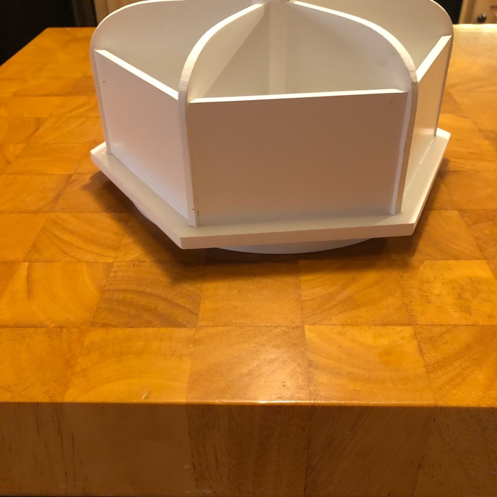 Desk organizer on turn table